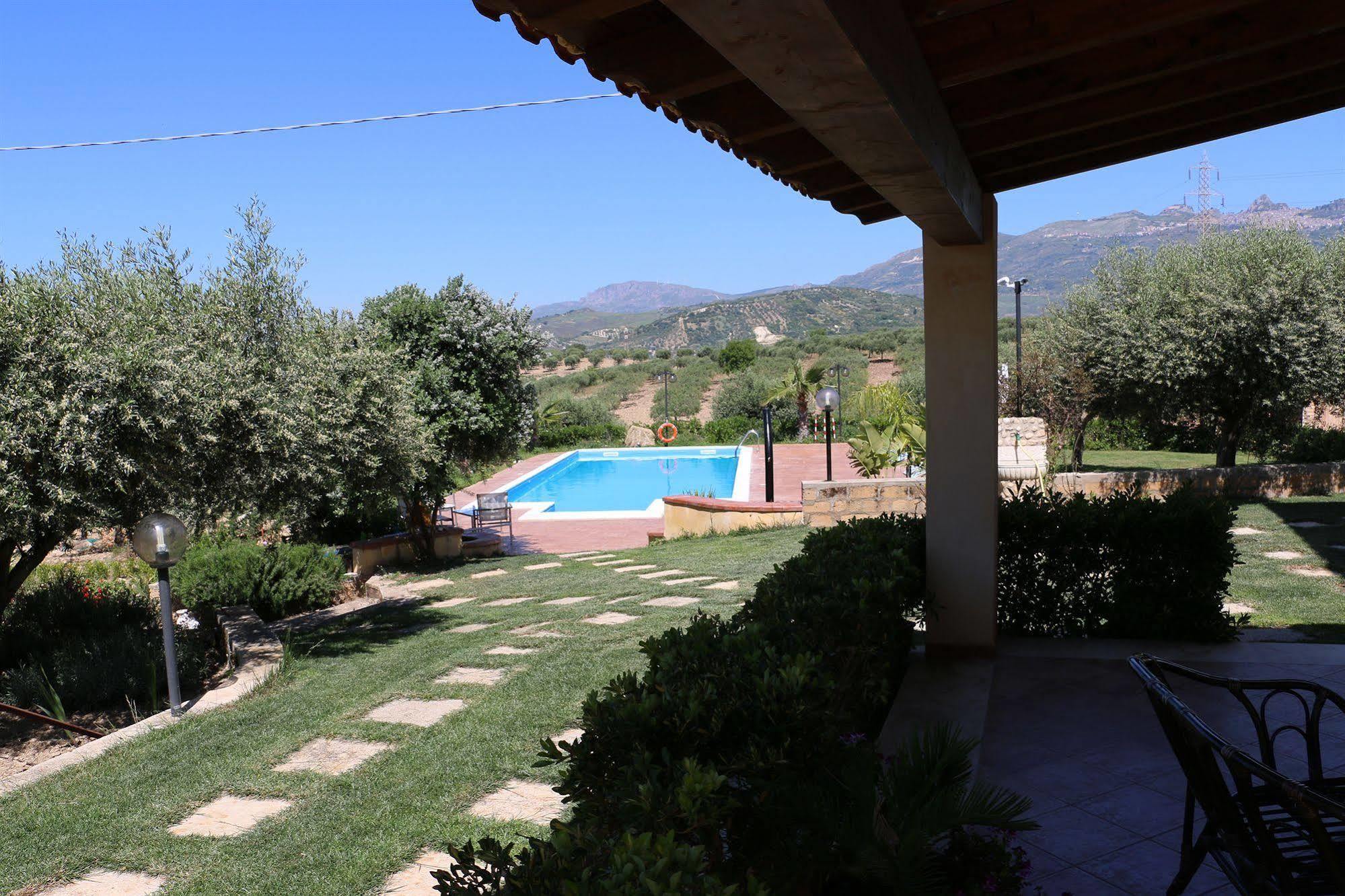 B&B Le Foglie D'Argento Caltabellotta Bagian luar foto